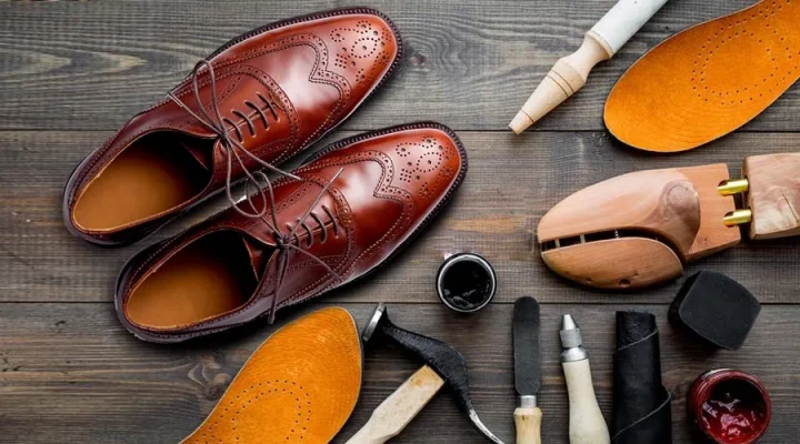 Shoe and bag cleaning service near me – leather shoe polishing and handbag repair by Laundrywala.